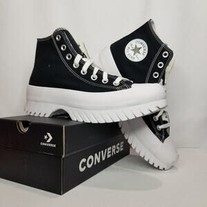 Converse  CTAS Lugged 2.0 Canvas Hi Tops Women's 10.5 Black  A00870C NWT